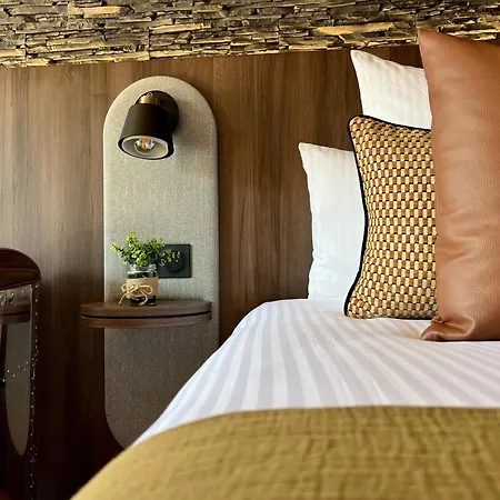 Cocoon Hotell 3*
