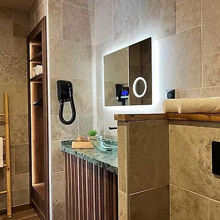 Hotel Cocoon